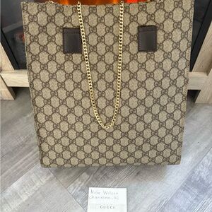 Authentic Gucci Brown GG Supreme Crossbody Bag vintage authentic tote shoulder